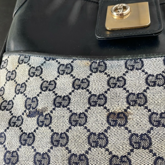Authentic Gucci Canvas/Leather Shoulder Bag. - Picture 12 of 17